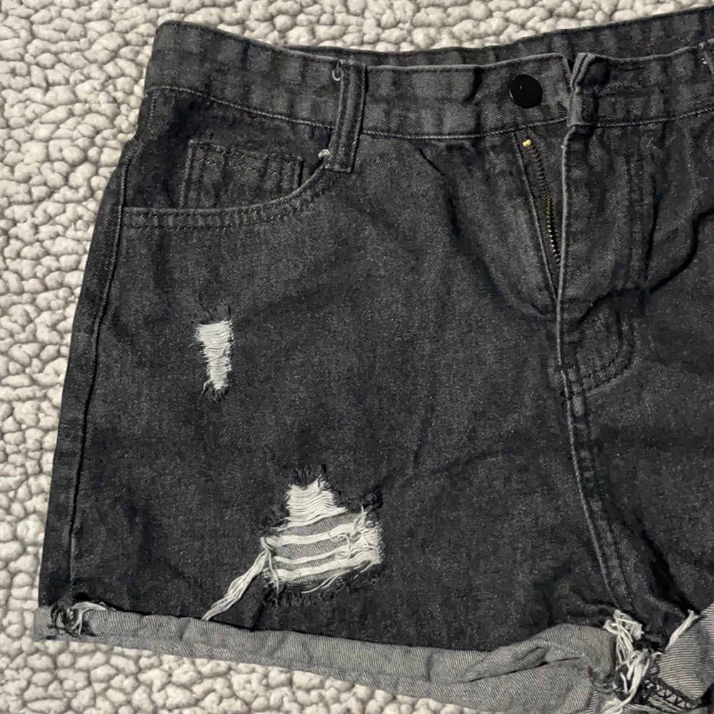 Black cut off denim jeans - Picture 6 of 10